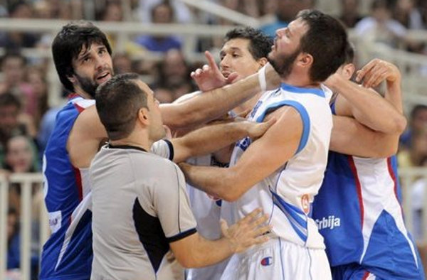 Po grčkim košarkašima Miloš Teodosić je glavni krivac za incident