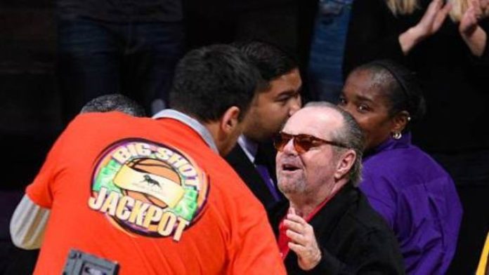 Vlade Divac - Koš sa centra za 90.000 dolara Vlade Divac - Koš sa centra za 90.000 dolara