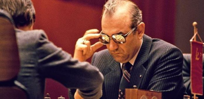 Viktor Korčnoj - Anatolij Karpov - Beg, izdaja, magovi i epska borba za svetsku titulu