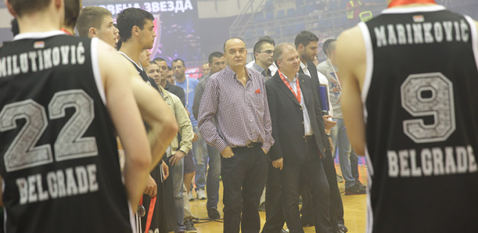 Kada je Duško Vujošević tražio od igrača Partizana da aplaudiraju igračima Zvezde
