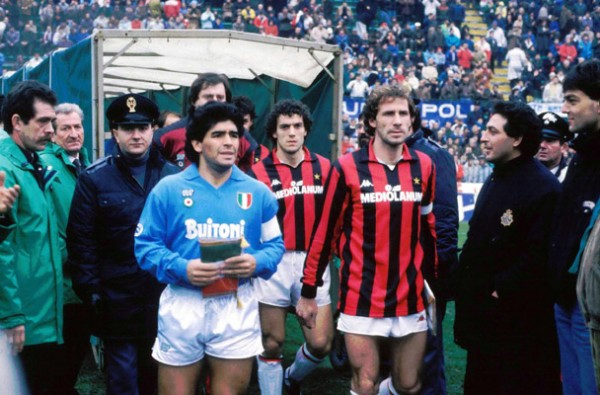 Napoli i Milan igrali su legendaran meč na stadionu "San Paolo" u novembru 1988. godine.