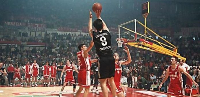 Peđa Stojaković - Odlučujući šut pred 15.000 "vatrenih" protivničkih navijača