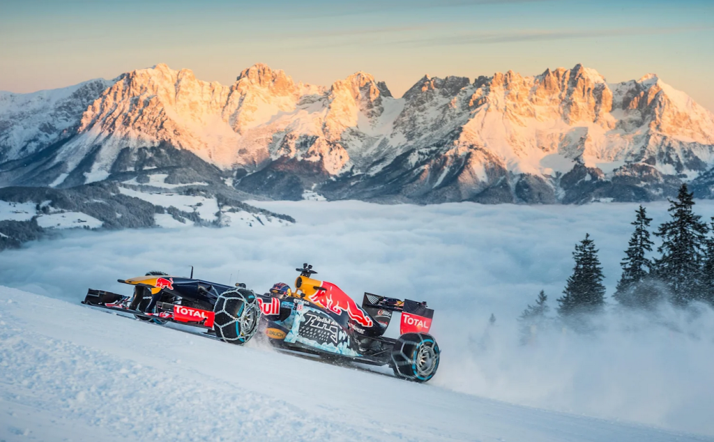 Maks Verstapen je vozio po snegu i ledu u Kicbilu.